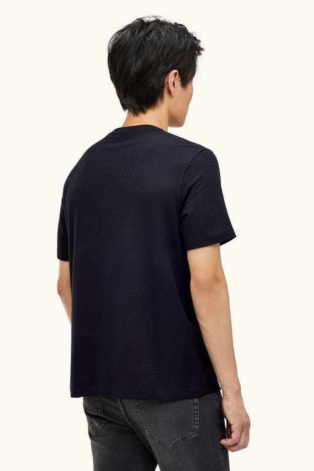 Uomo - T-shirt - regular fit - tessuto tramato - nero