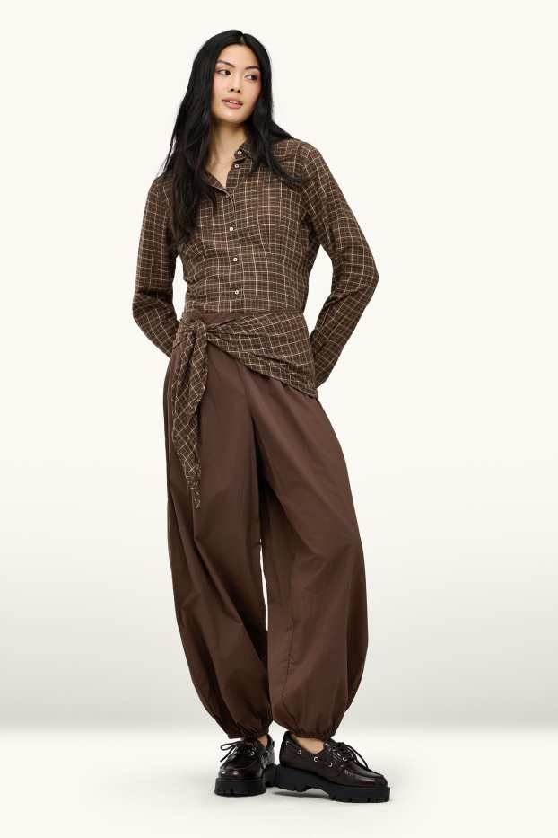 Dona - Pantalons orientals - mid waist - camal Balloon - estil 2 en 1 - marró