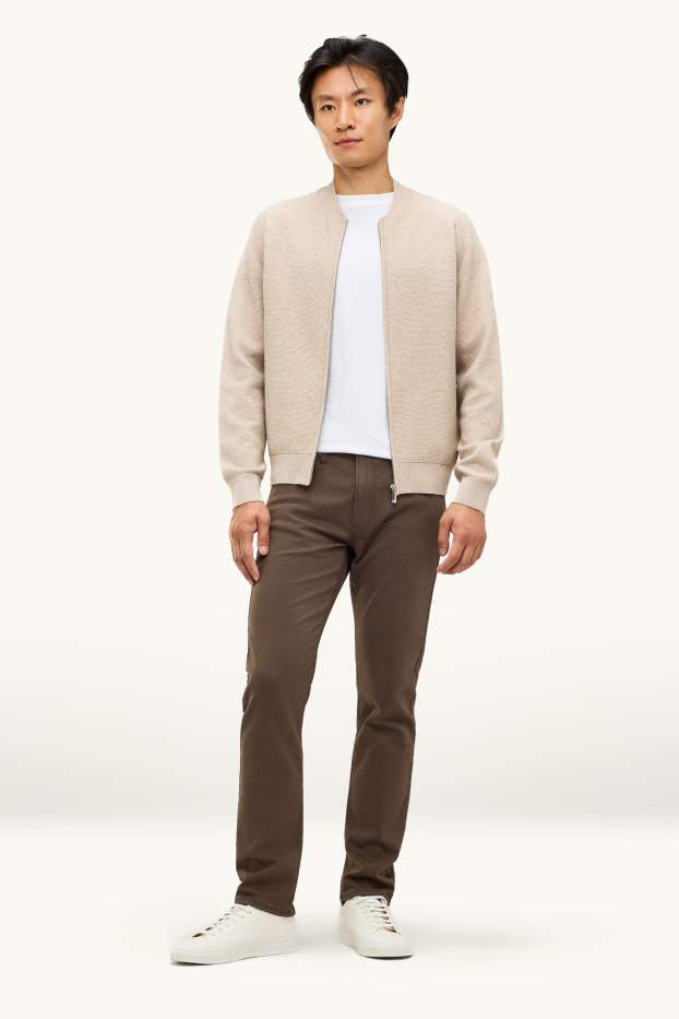 Bărbați - Pantaloni - slim fit - LYCRA® - maro
