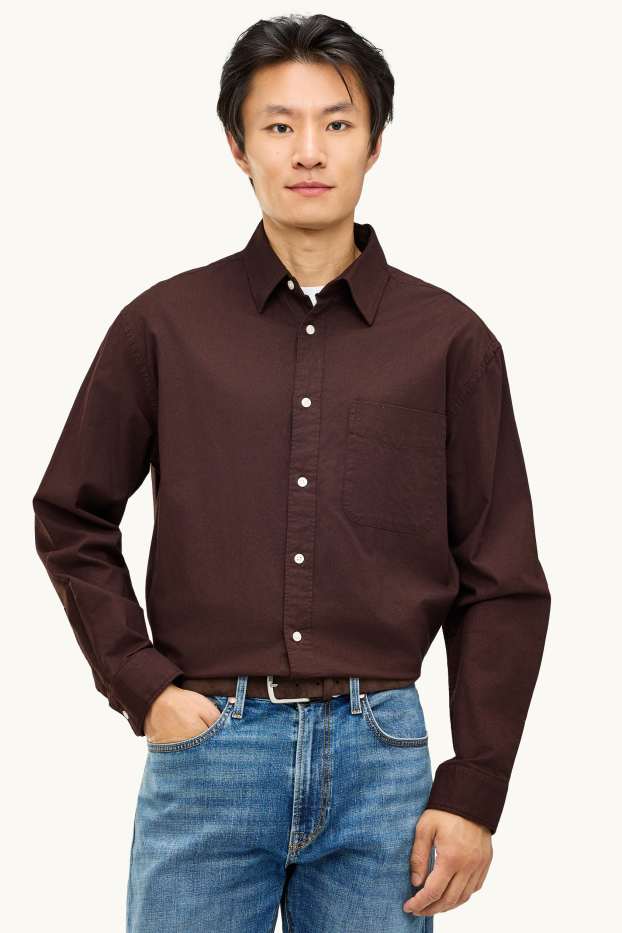 Bărbați - Cămașă - loose fit - guler Kent - maro închis