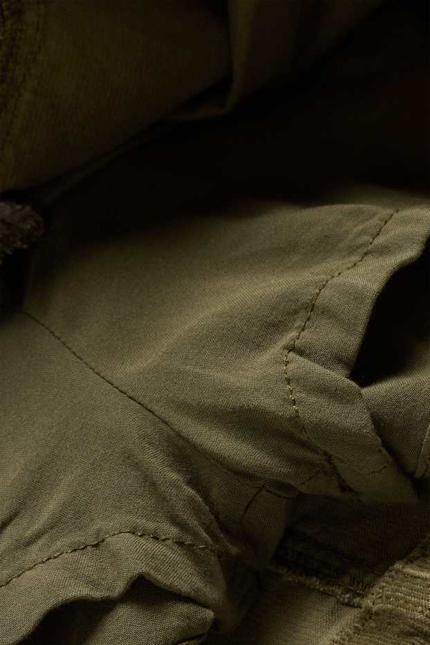 Femei - Fustă pantaloni scurtă din catifea reiată - verde închis