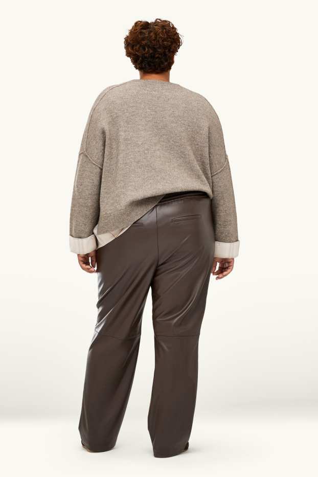 Femei - Pantaloni de stofă - talie medie - straight leg - imitație de piele - maro închis