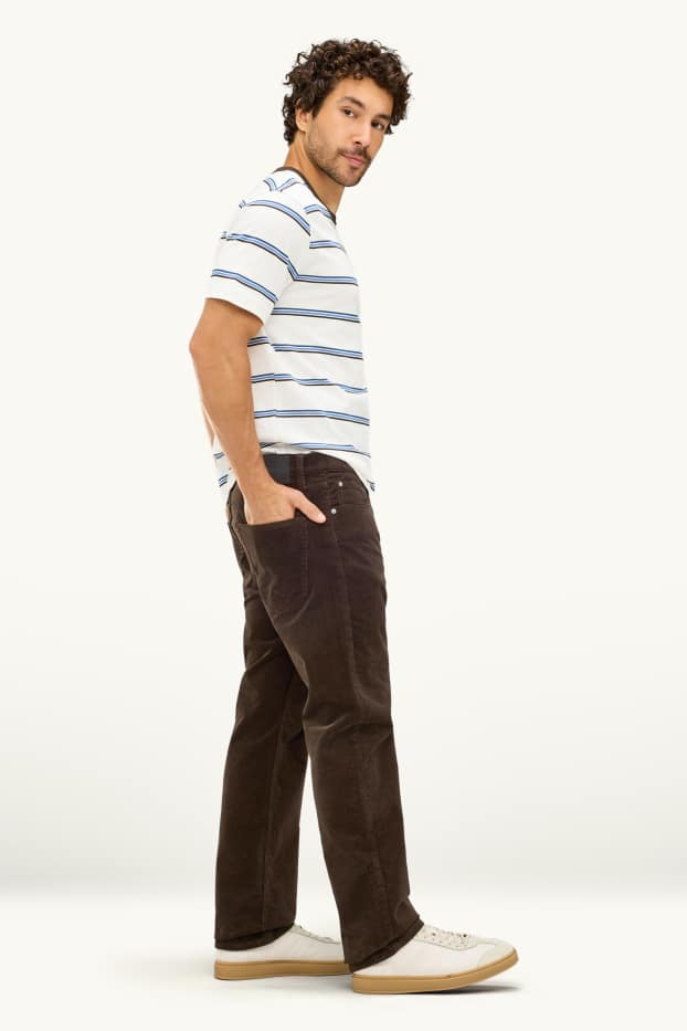 Bărbați - Pantaloni din catifea reiată - straight fit - maro închis