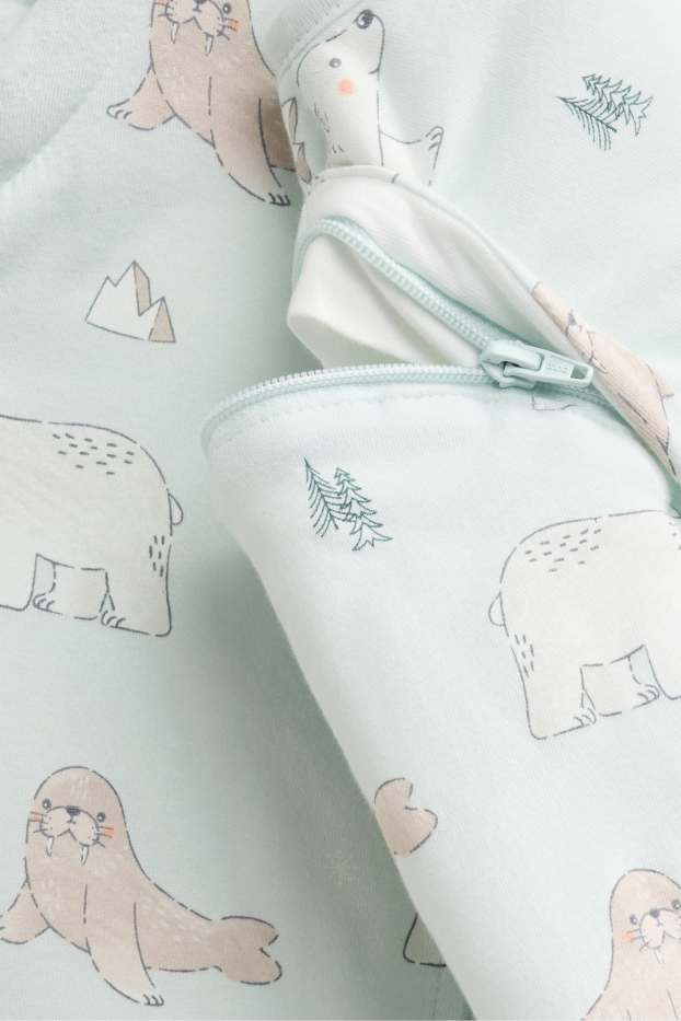 Bebeluși - băieți - Urs polar și focă - sac de dormit bebeluși - 6-18 luni - 3,0 TOG - albastru deschis