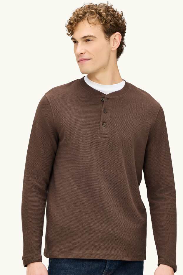 Home - Samarreta de màniga llarga - regular fit - texturada - marró