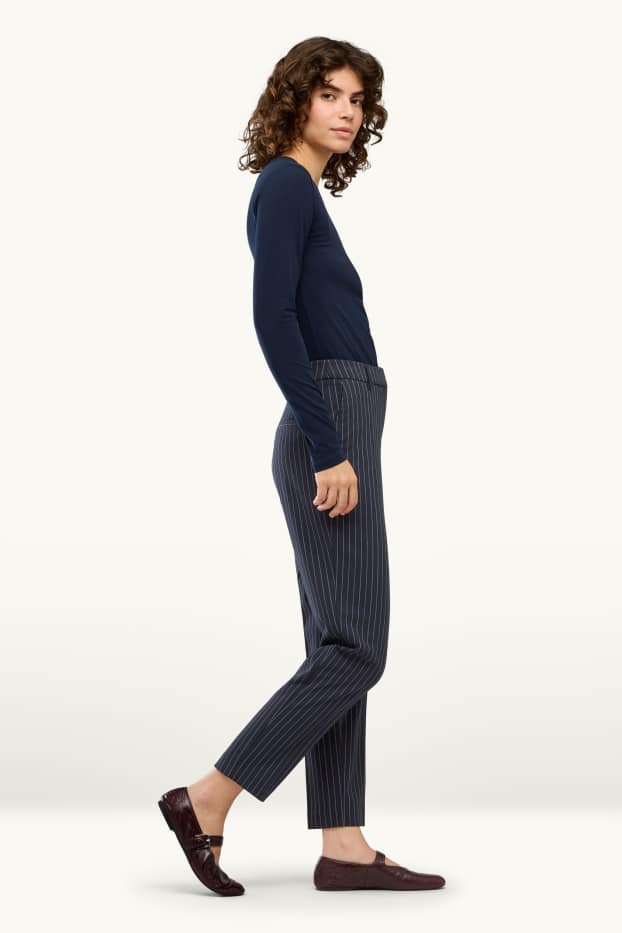 Dames - Pantalon - mid waist - tapered fit - gestreept - donkerblauw / wit