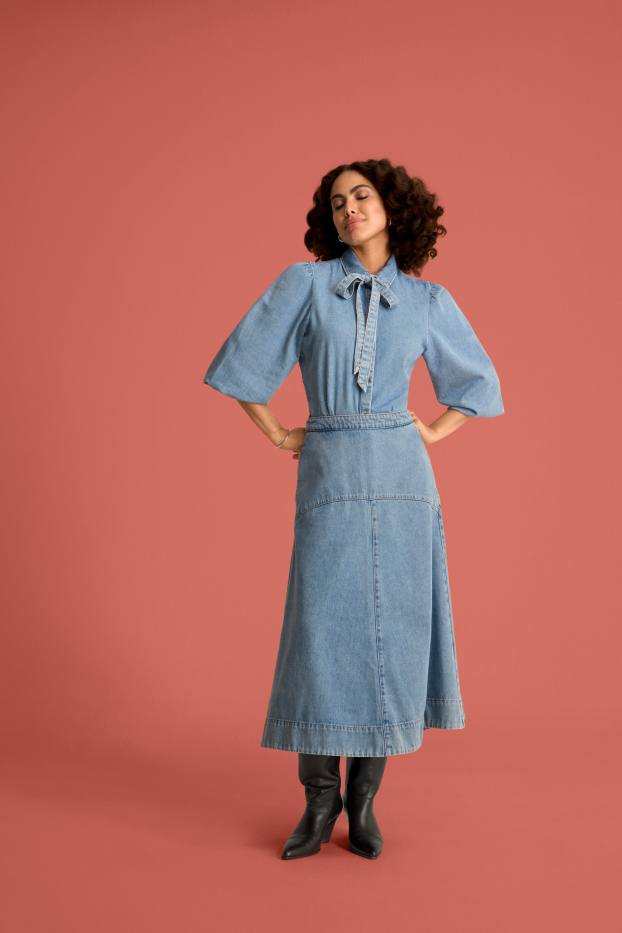Women - Denim blouse with knot detail - blue denim