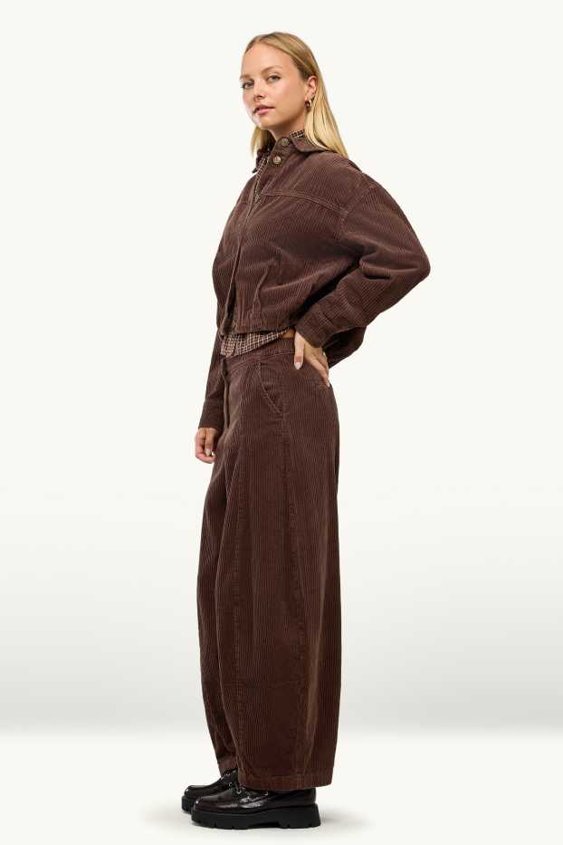 Women - Corduroy trousers - mid-rise waist - barrel leg - dark brown