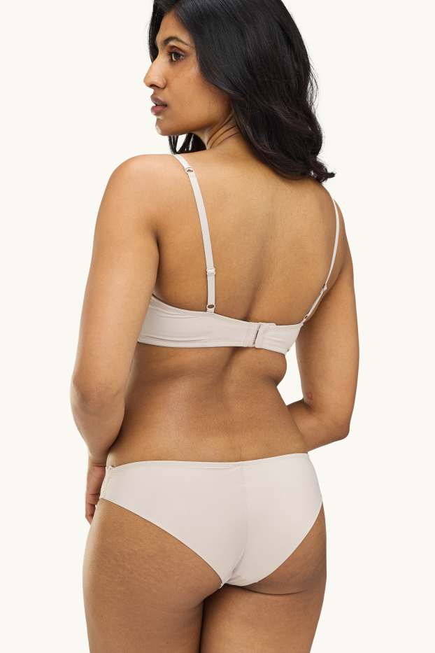 Femmes - Bas de bikini brésilien - beige clair