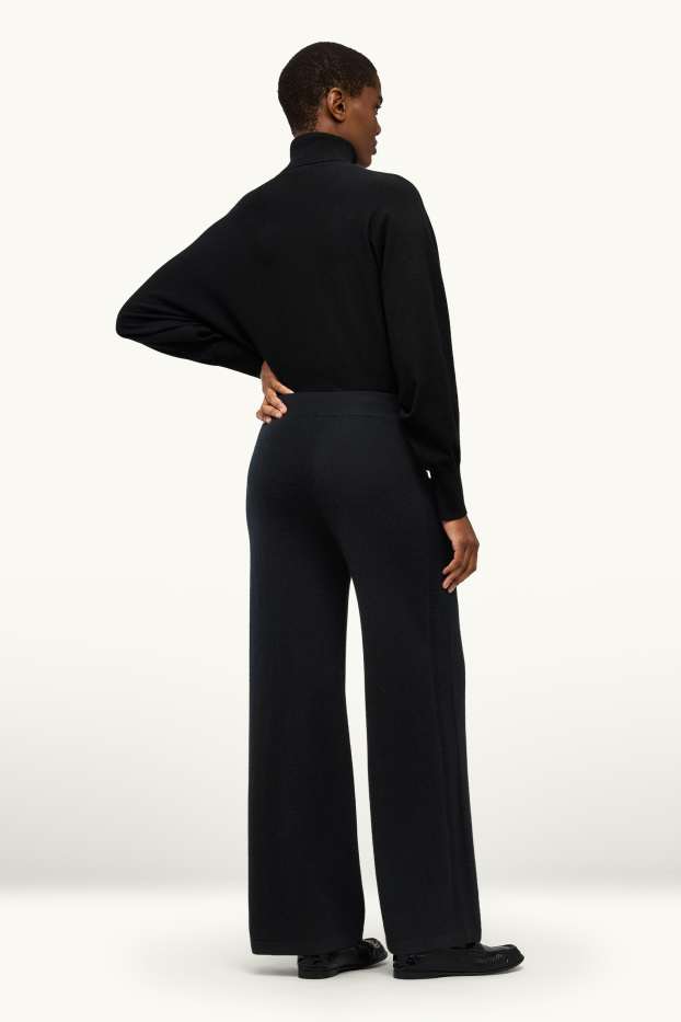 Women - Cashmere trousers - mid-rise waist - straight leg - black