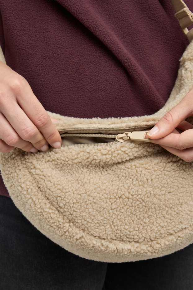 Femmes - Sac à bandoulière en peluche - beige