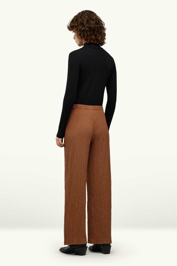 Damen - Stoffhose - Mid Waist - Straight Fit - strukturiert - braun