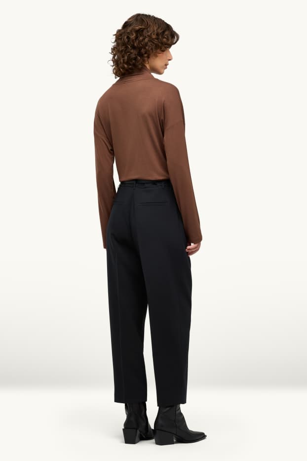 Damen - Stoffhose mit Gürtel - High Waist - Tapered Fit - schwarz
