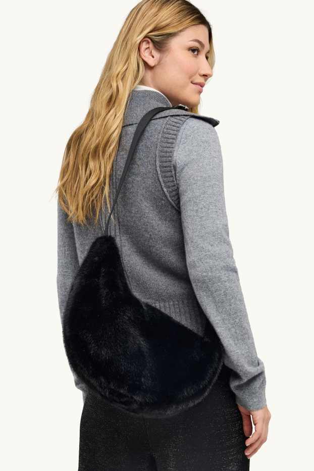 Women - Faux fur shoulder bag - black