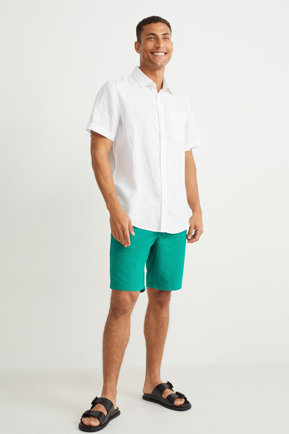 Shorts dans plusieurs couleurs et tailles E Shop C A