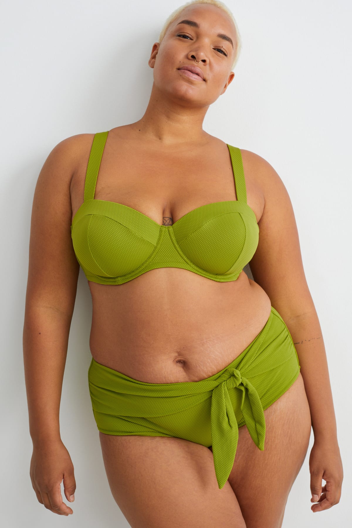 bas de maillot de bain avec volants sur les hanches vert bas de maillots de  bain femme