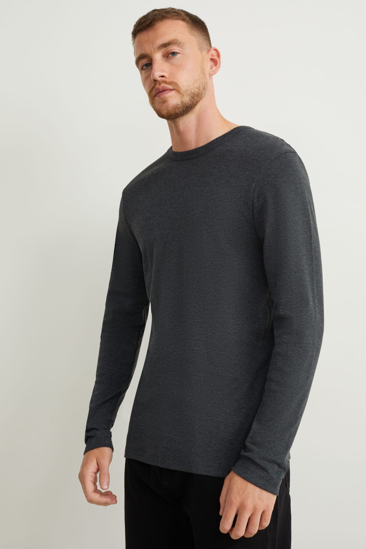 Find your perfect Long-sleeved t-shirts here