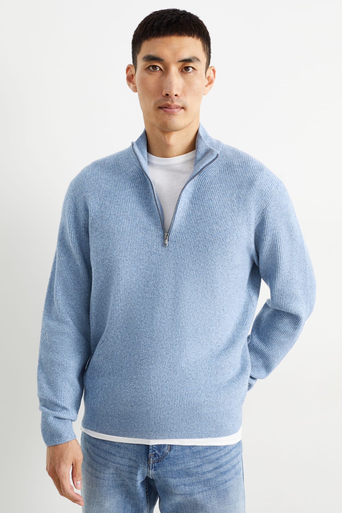 Pulls col montant dans plusieurs couleurs et tailles E Shop C A