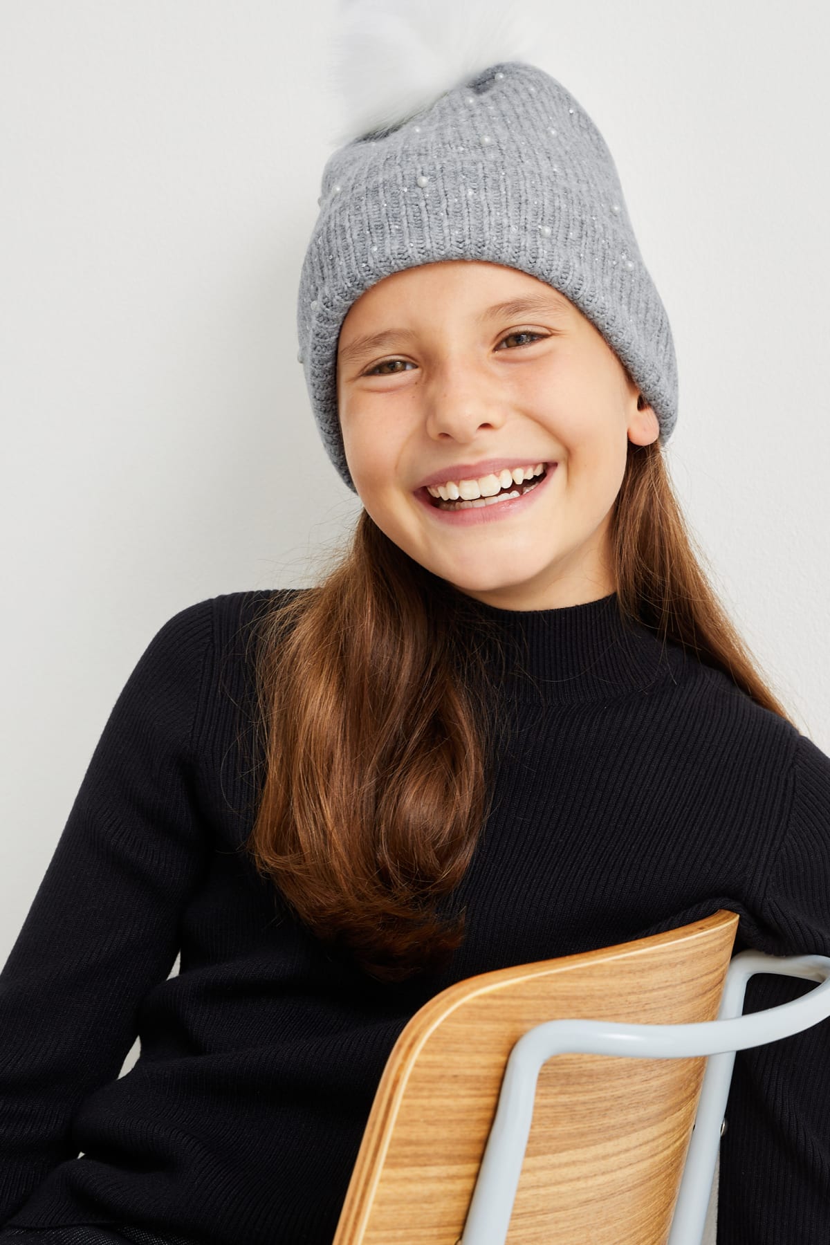 Bonnet en grosse maille pompon en fausse fourrure pour enfant à per