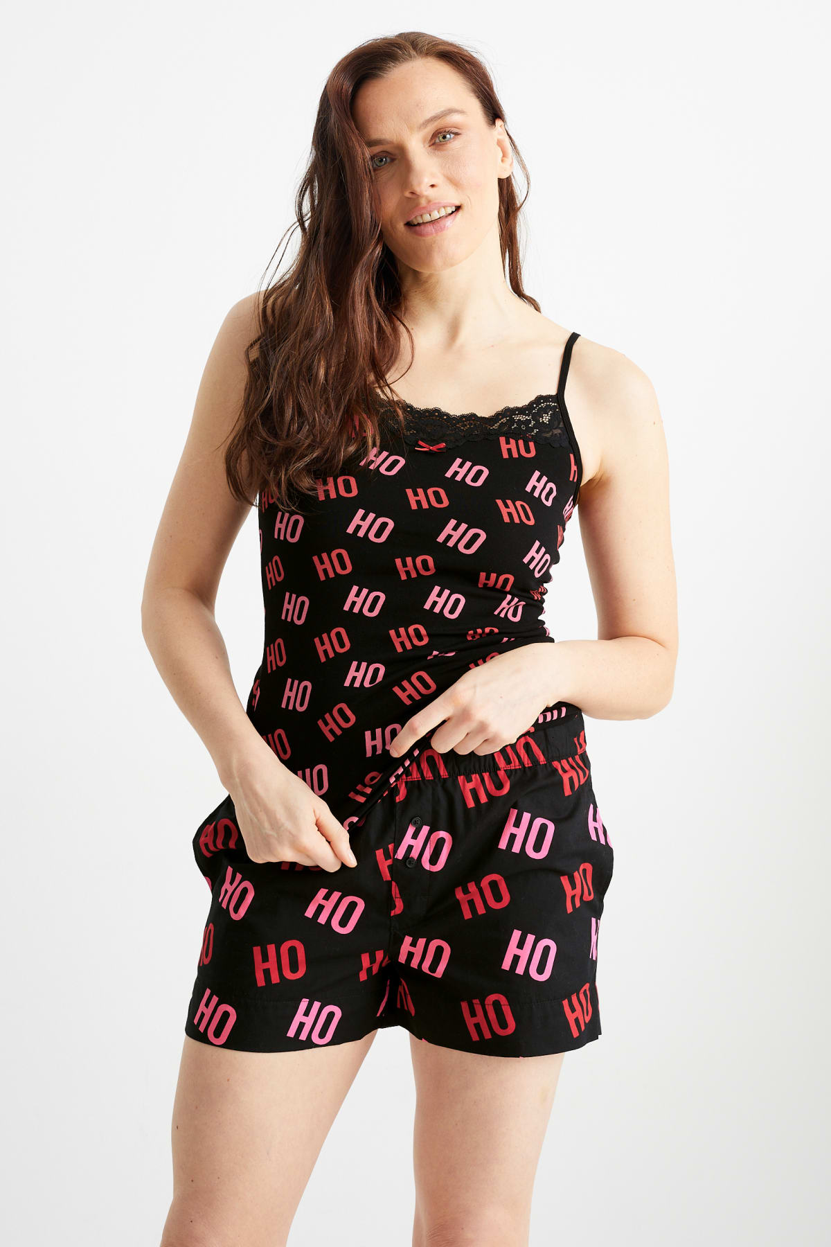 Pyjama short femme dans plusieurs couleurs et tailles C A