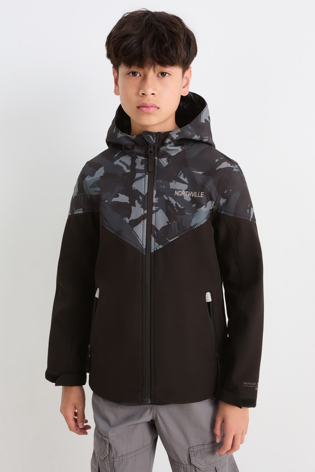 Chaqueta softshell de nino aislante y moderna en C A