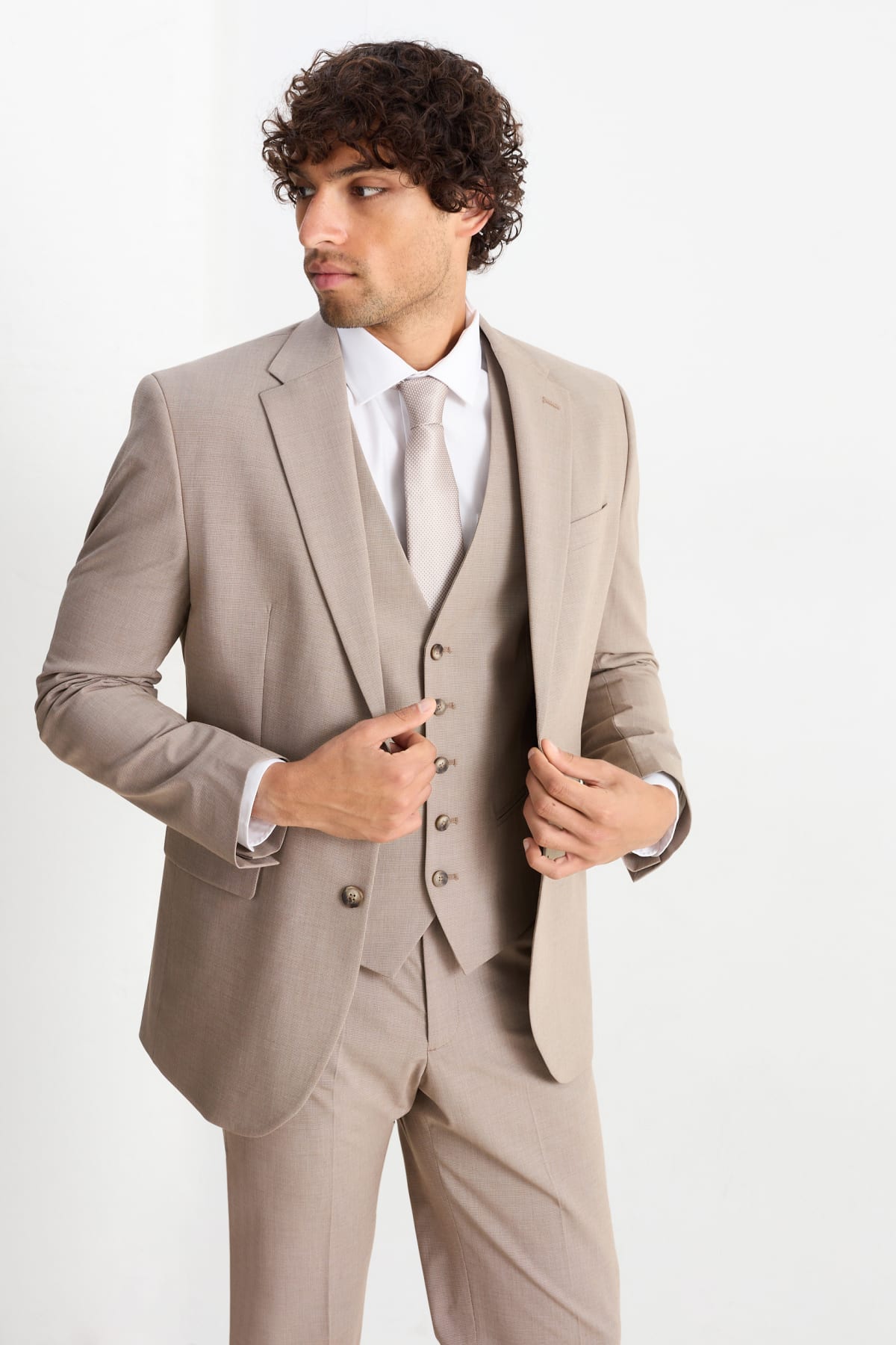 Find your perfect Full suits here C A online shop