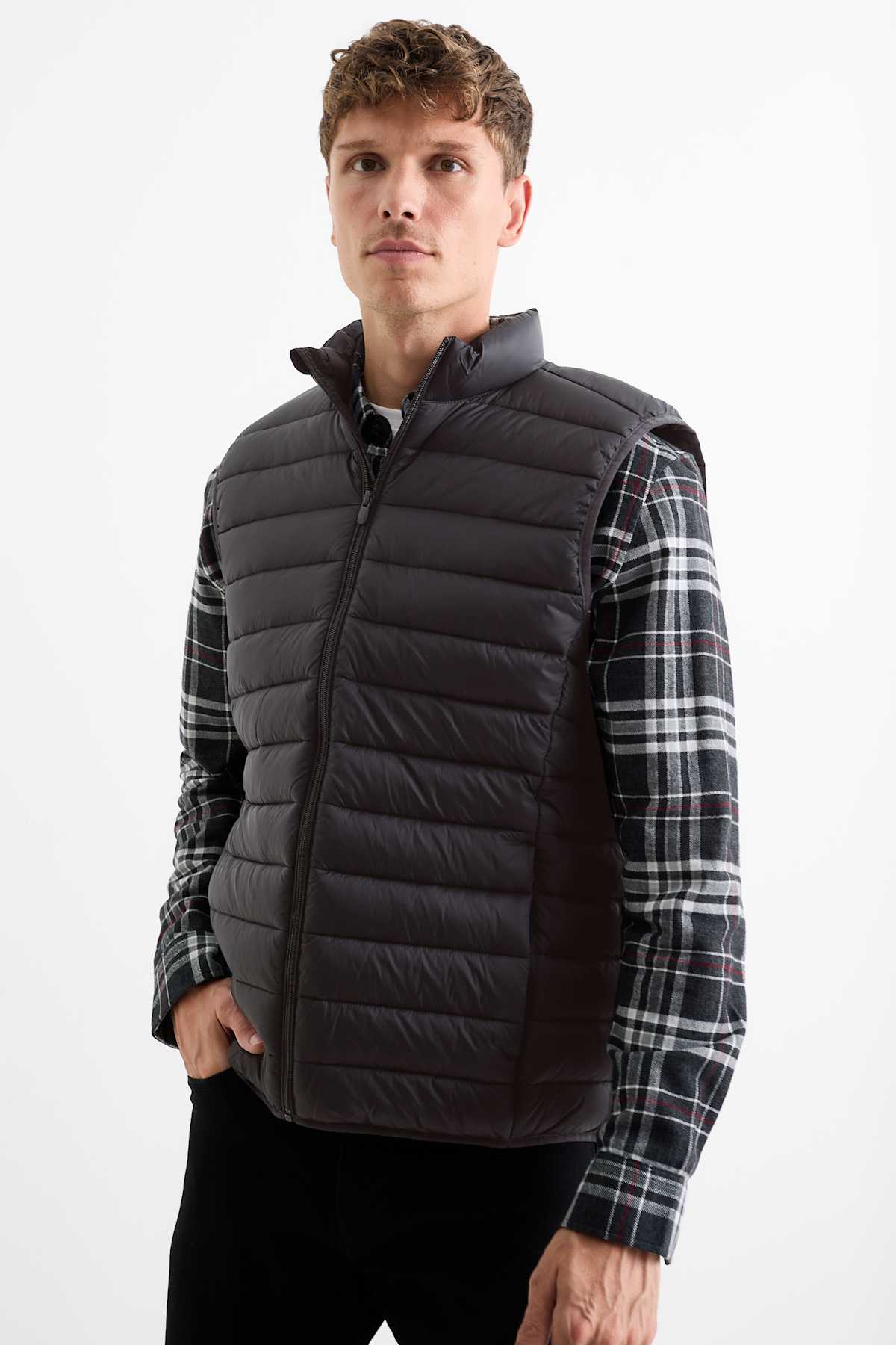 Vestes sans manches dans plusieurs couleurs et tailles C A