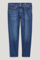 Tapered jean