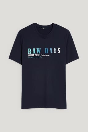 Tricou
