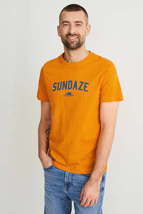 T-Shirt - mit recyceltem Polyester