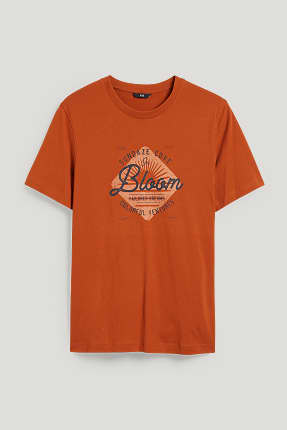 Tricou