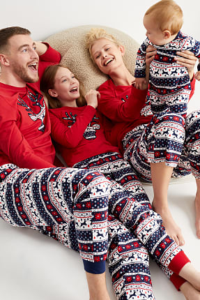 Pijamas en varios colores y disenos C A tienda online