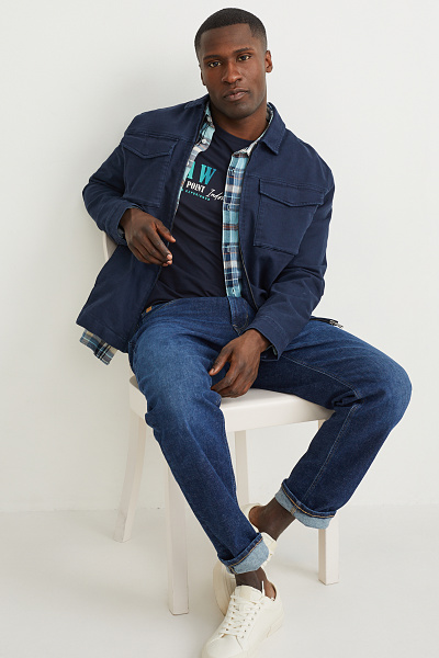 Acheter le look : Homme - Tapered jean - avec fibres de chanvre - LYCRA®