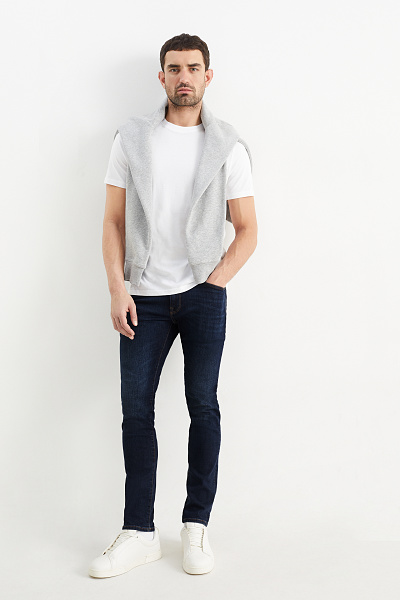 Shop the Look: Bărbați - Skinny jeans - LYCRA®
