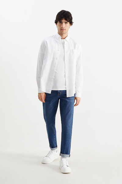 Aconsegueix el look:  Tendència - Tapered jeans - LYCRA®