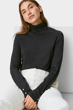 white turtle neck jumper