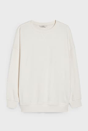 long white sweatshirt