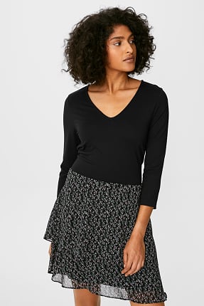 Black Fit and Flare Dresses