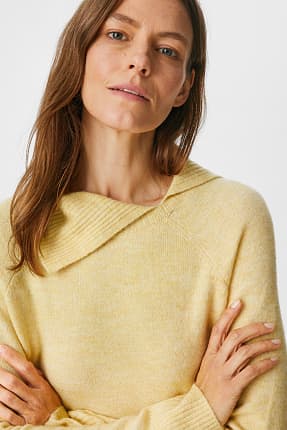 Sweter - materiał z recyklingu