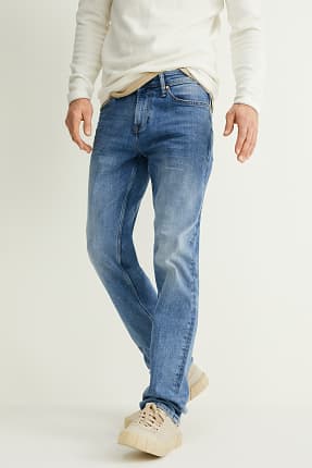 Straight jeans - materiał z recyklingu