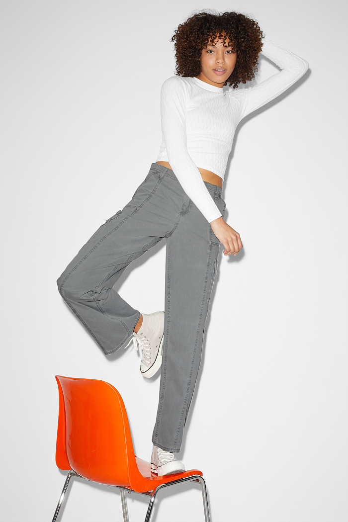 Pantalon cargo – high waist – relaxed fit