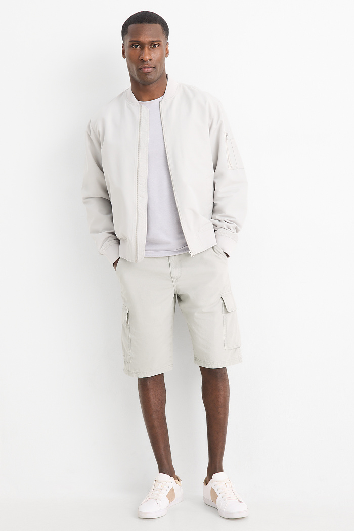 C&A Cargo-Shorts mit Gürtel, Grün, Größe: W38