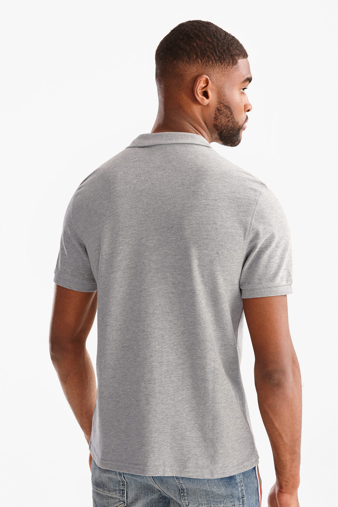 polo gris hombre