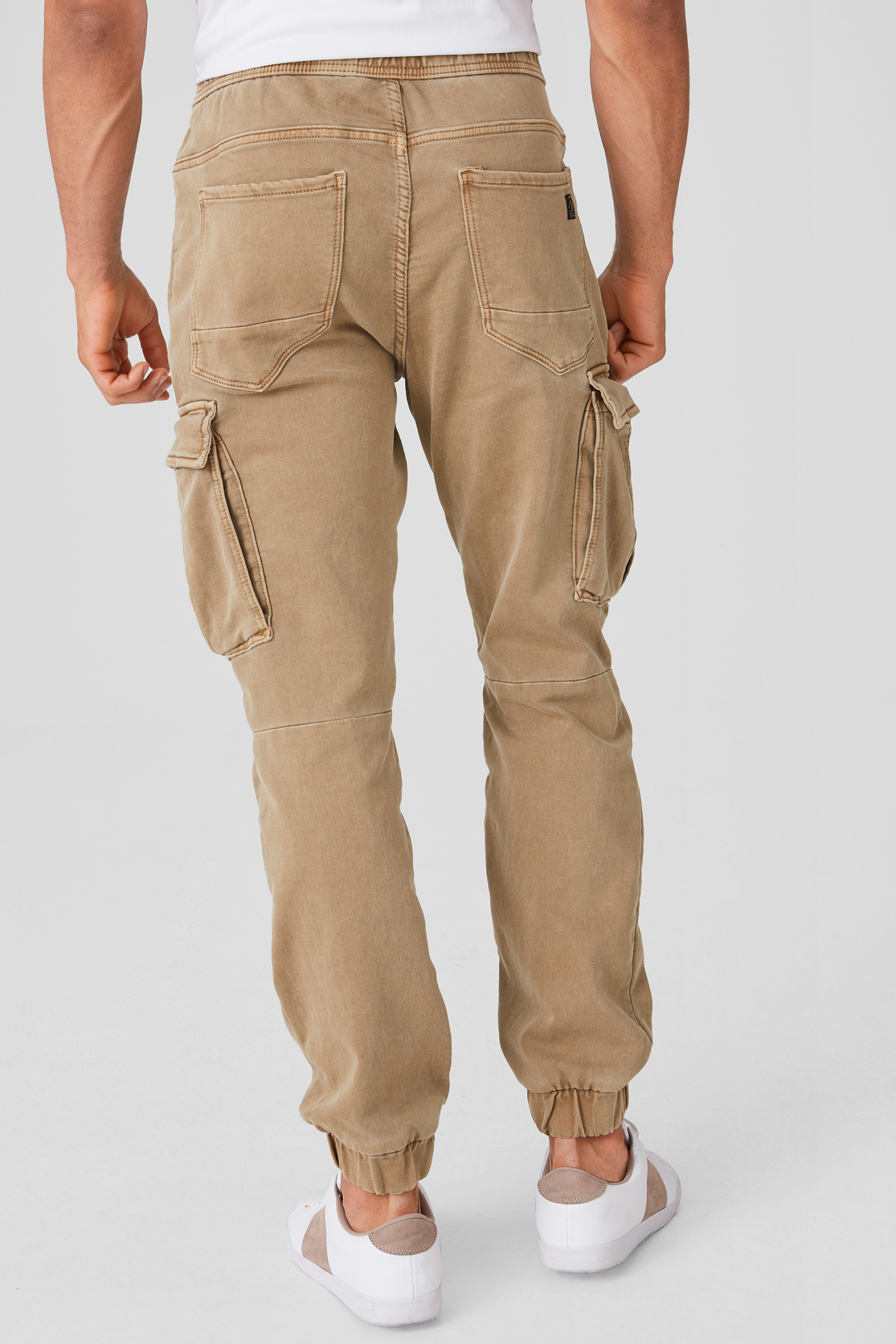 tapered fit cargo pants