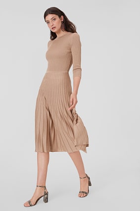 Ženy - Pletené šaty Fit & Flare - midi - lesklé provedení