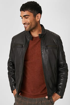Voor stijlvolle tussenjassen voor heren slaag je bij C&A C&A biker jas Heren Leren Jassen | KLEDING.nl