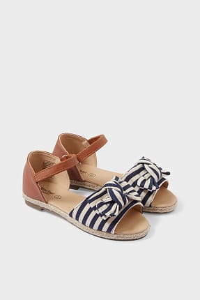 Young Spirit - sandalias