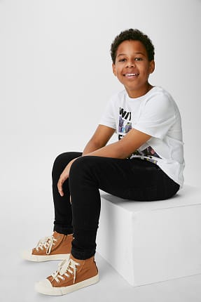 Pantalon Garcon Confort Et Style Se Donnent La Main Chez C A