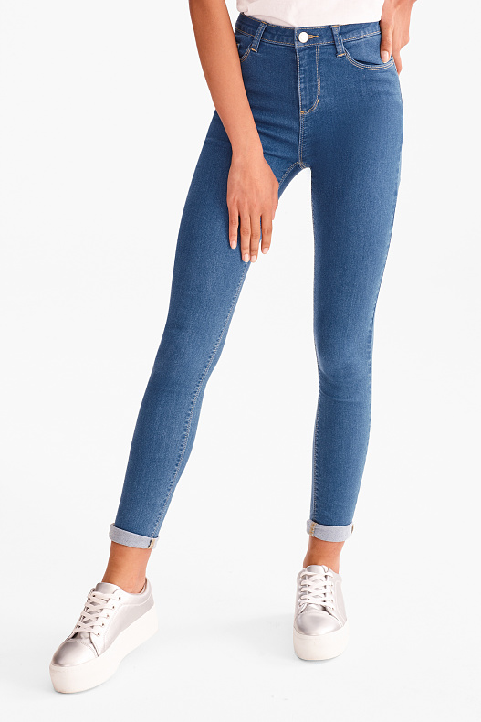 THE SUPER SKINNY JEANS – comfy fashion 