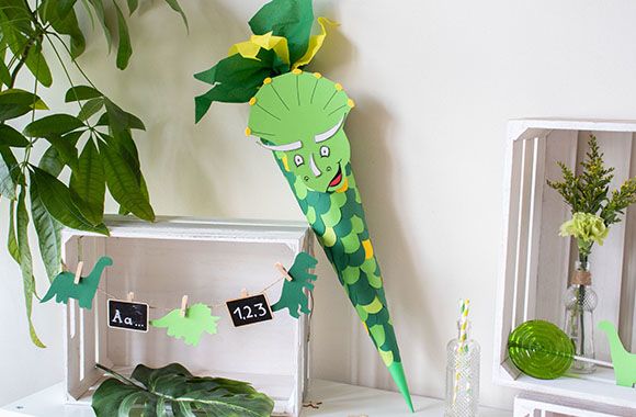 DIY Schultüte – Dino-Zuckertüte für Jungs DIY Schultüte – Dino-Zuckertüte für Jungs